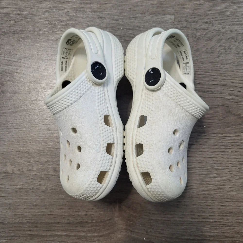 Crocs Classic Clog White Kids Toddler Size C8 Slip On Water Shoes Lightweight